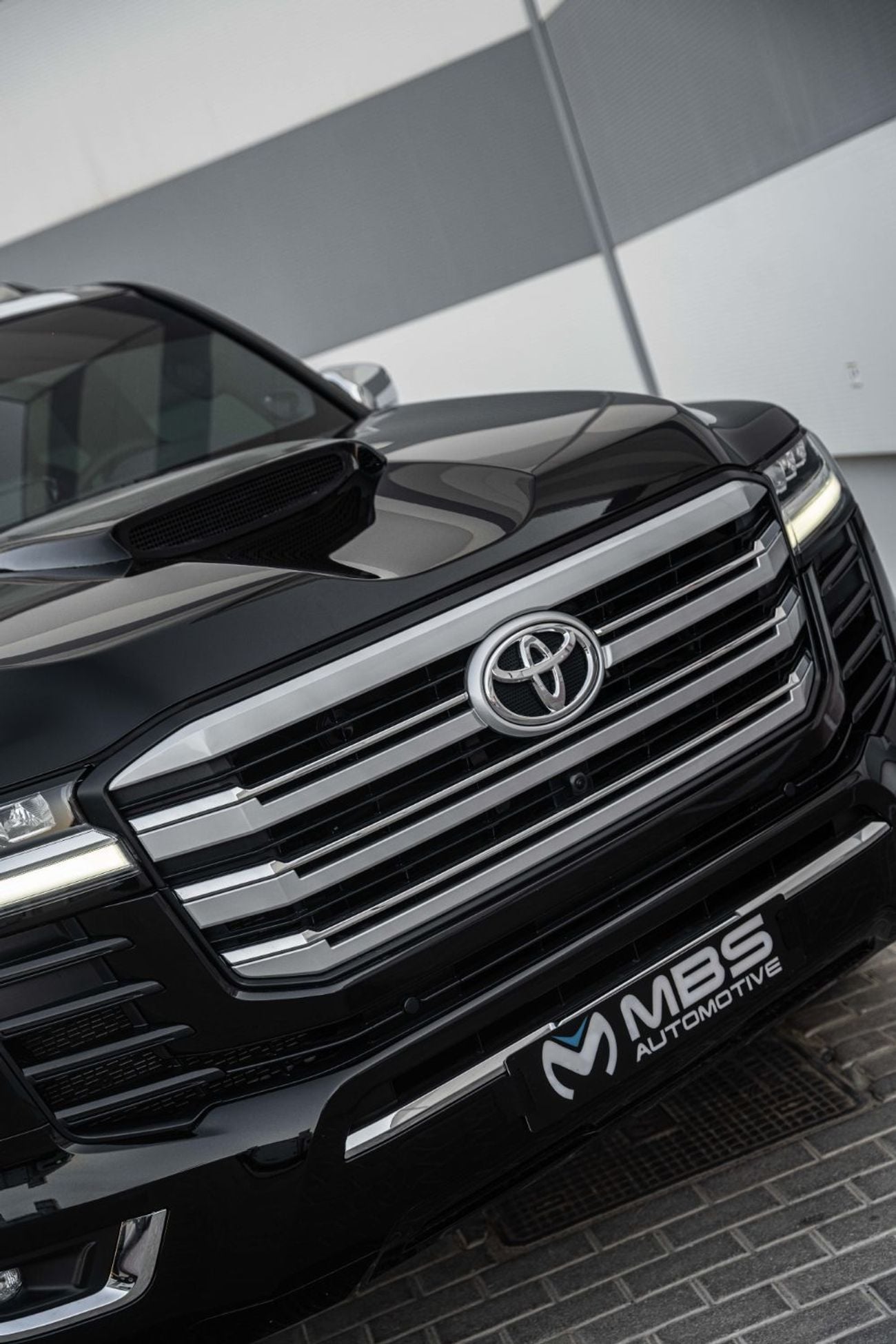 تويوتا لاند كروزر VXR