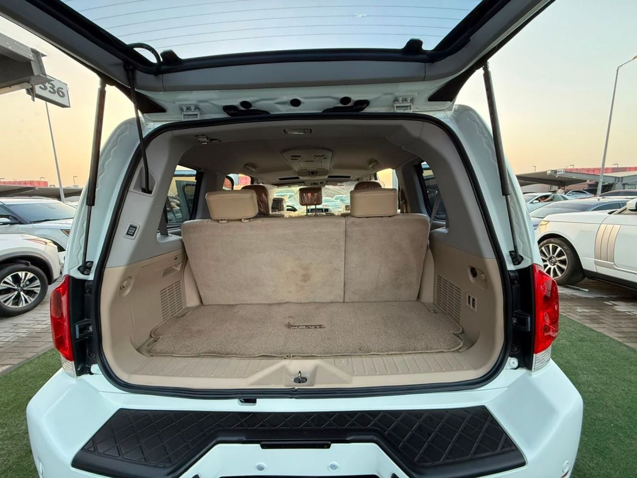 Nissan Armada LE first owner, two original keys