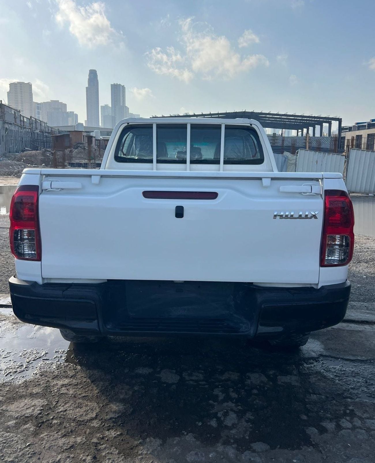 Toyota Hilux diesel engine ,2.8 liter ,manual gear ,year model 2016 ,right hand drive ,only for export available