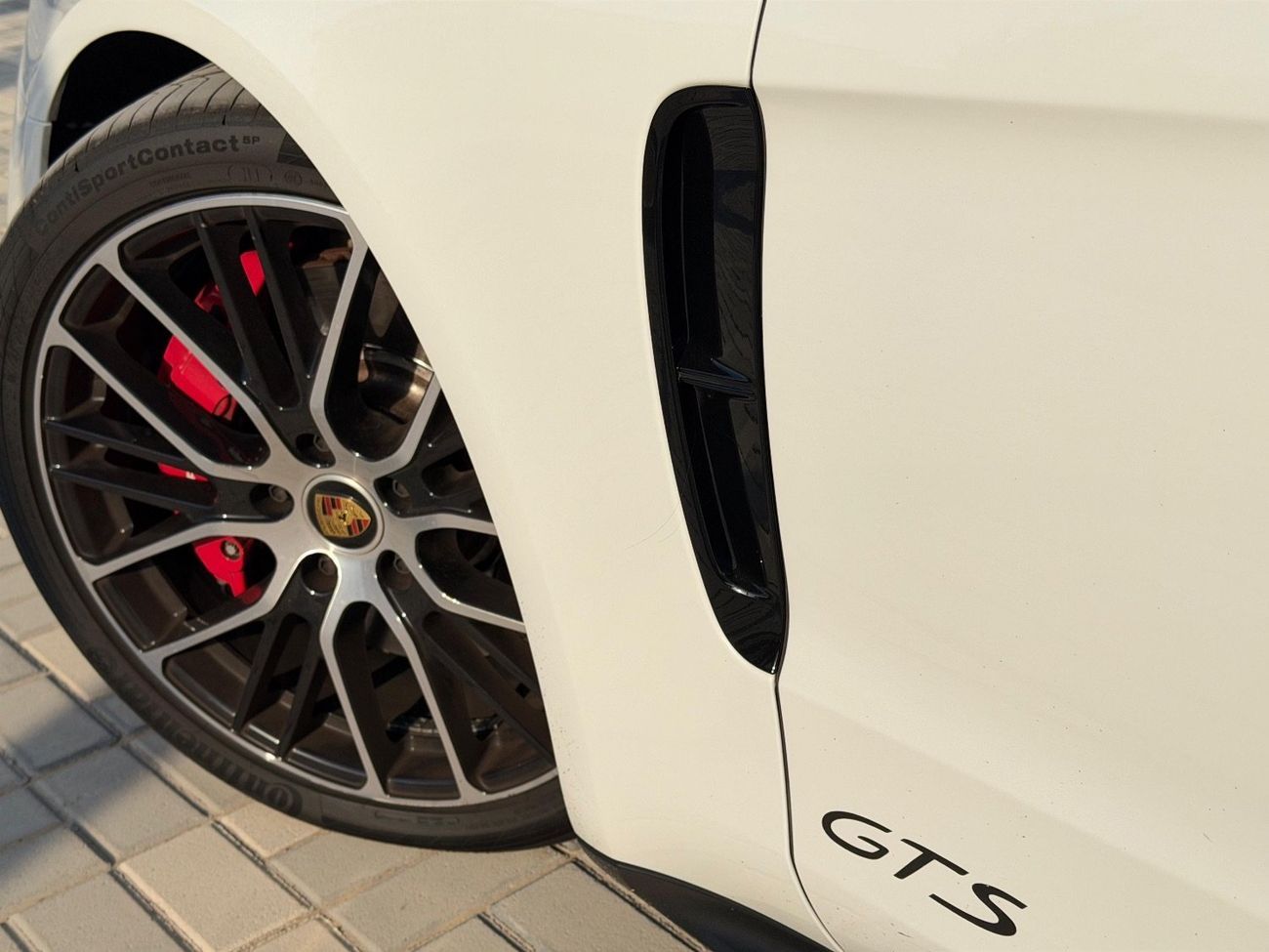 Porsche Panamera GTS 4.0L (454 HP) AWD