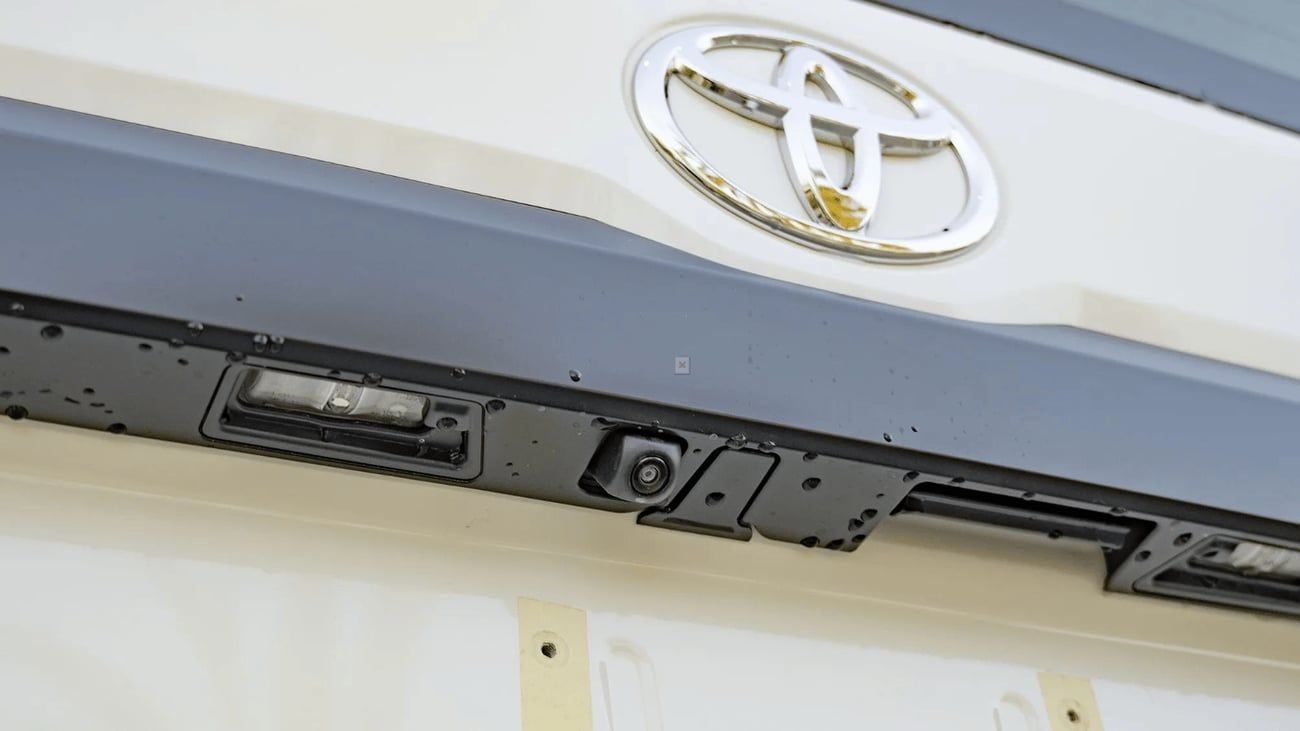 تويوتا هاياس ECT0091 - Toyota Hiace Low Roof Cargo Van - 3.5L Petrol Auto - Lift Door (1 Door Rear)