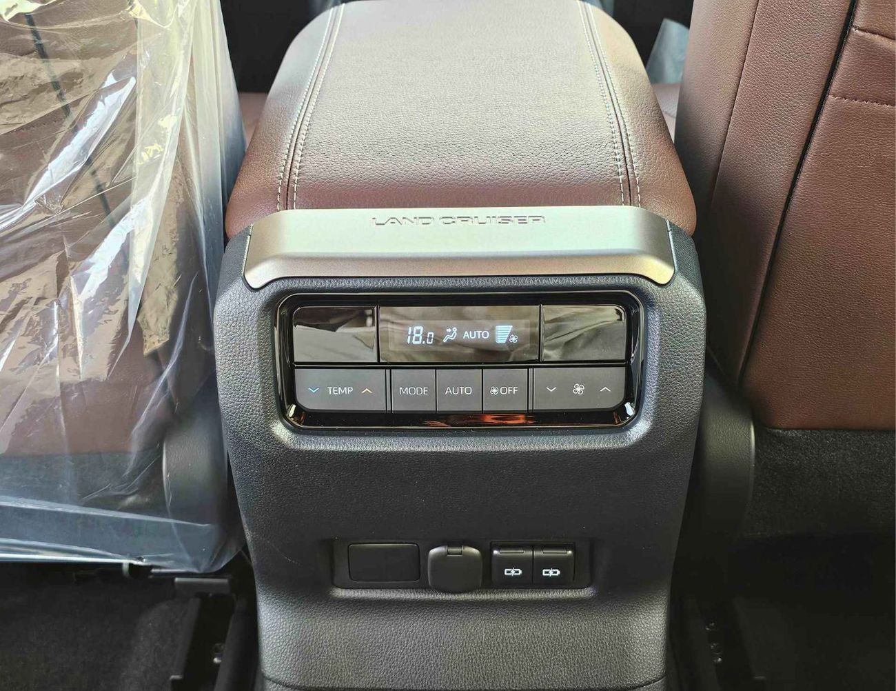 Toyota Prado ADVENTURE TURBO/2.8L V4 DIESEL/DRIVER POWER SEAT WITH LEATHER/DVD+CAMERA /COOL BOX (CODE # P28ADV3)