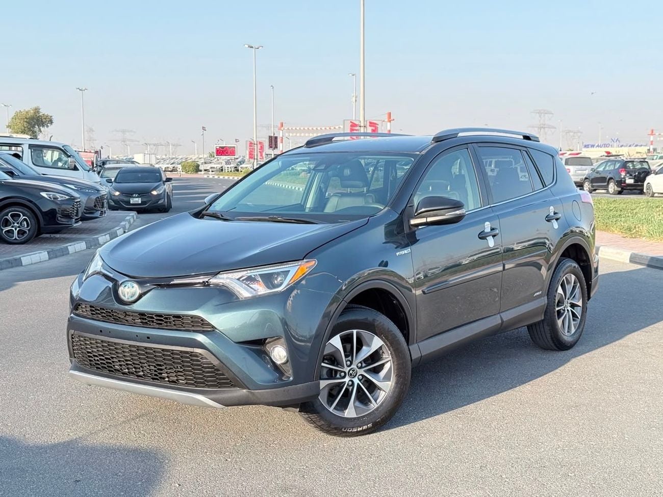 Toyota RAV4 2018 model LE hybrid