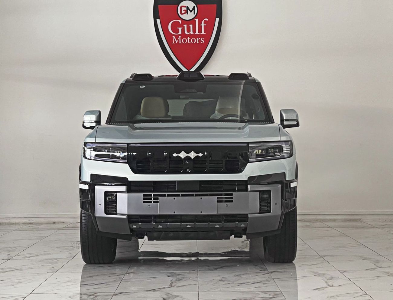 BYD Leopard 8 8 Plug in Hybrid 2.0 L 500 KW dual motor - 100,000km service contract - 10 years warranty - 7 Seater