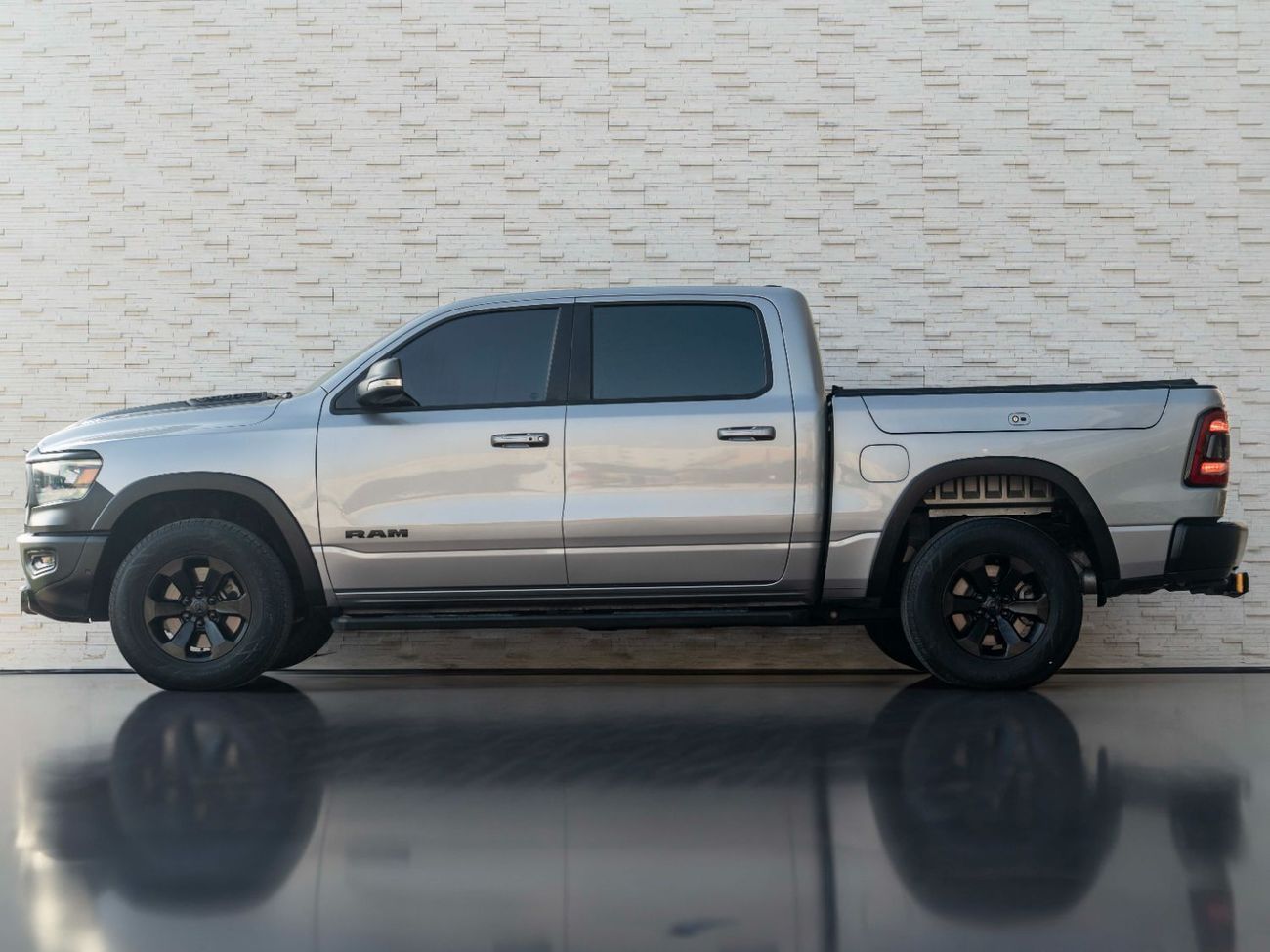 رام 1500 Rebel Crew Cab 5.7L