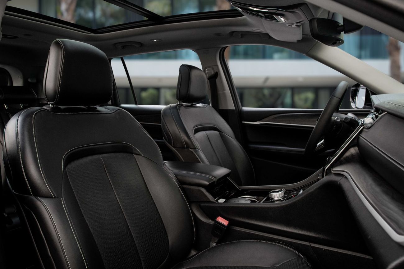 Jeep Grand Cherokee LIMITED L | 2,840 P.M  | 0% Downpayment | WARRANTY!