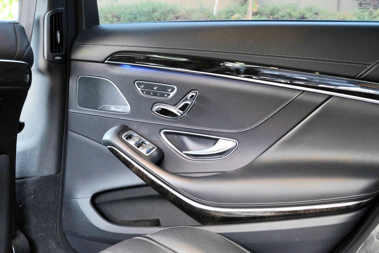 مرسيدس بنز S 560