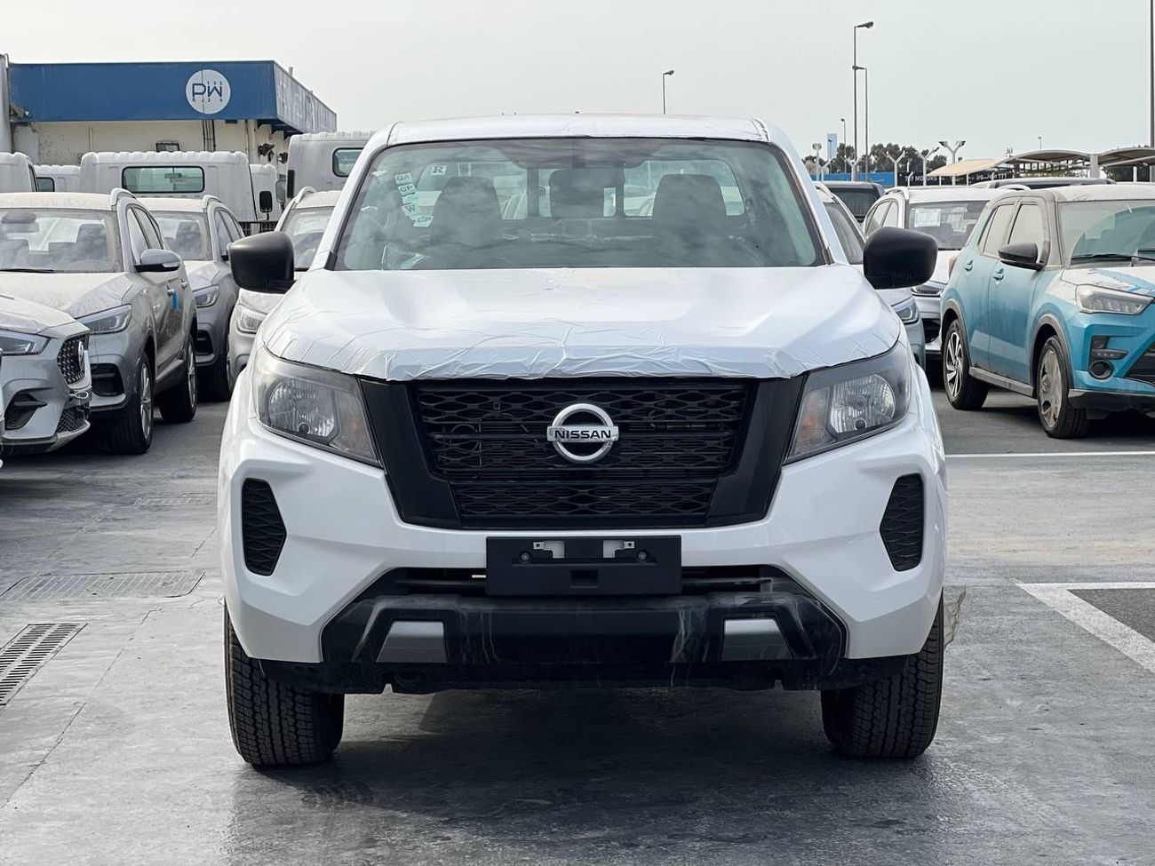 نيسان نافارا Std 2.5L RWD M/T