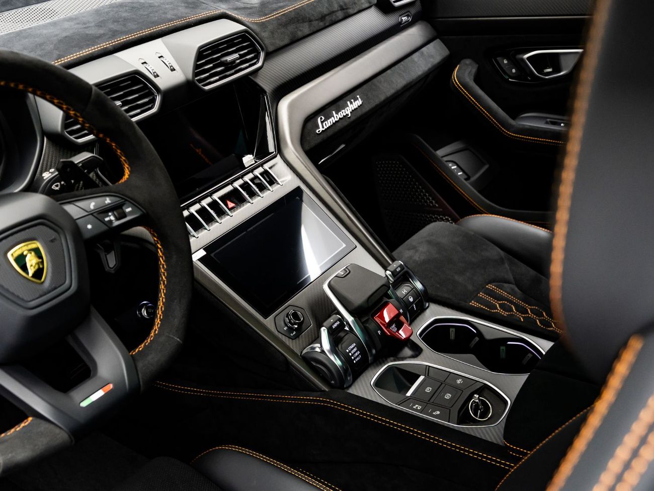 لامبورغيني اوروس 4.0T V8 Performante