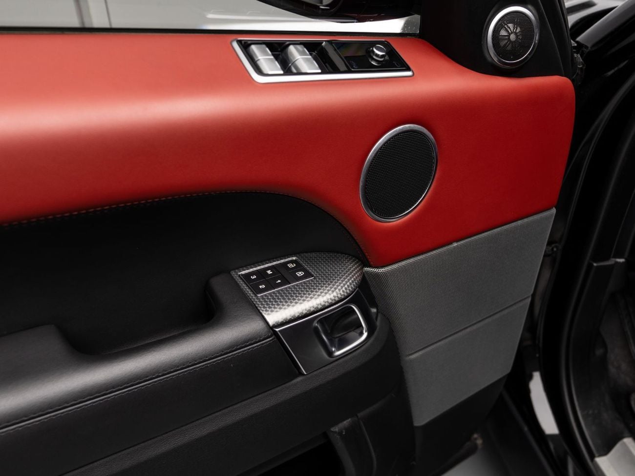 Land Rover Range Rover BUY NOW, PAY 2027 | THE BLACKLINE STANDARD | 2022 Range Rover Sport HSE, October 2026 Land Rover War