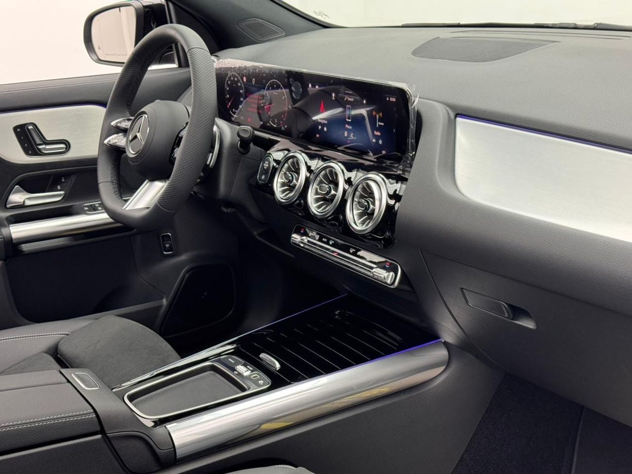 مرسيدس بنز GLA 200 2026 Mercedes-Benz GLA 200 AMG Night Package, 2030 Mercedes Warranty, GCC