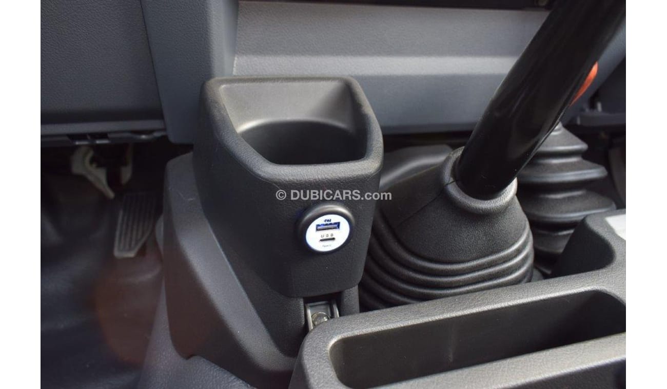 Toyota Land Cruiser Pick Up SC LX V6 4.0L Petrol MT With Diff.Lock