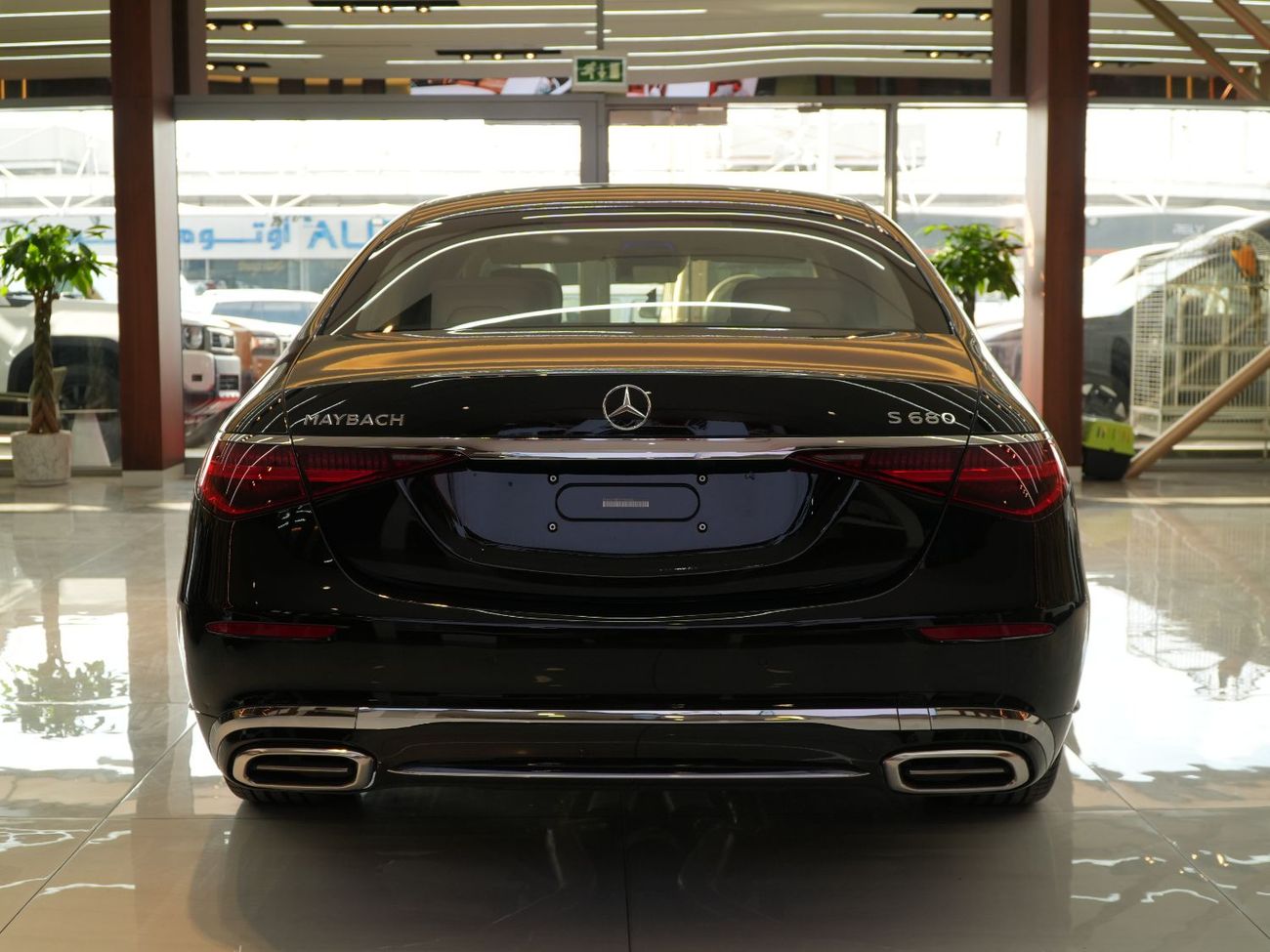 مرسيدس مايباخ S680 مايباخ