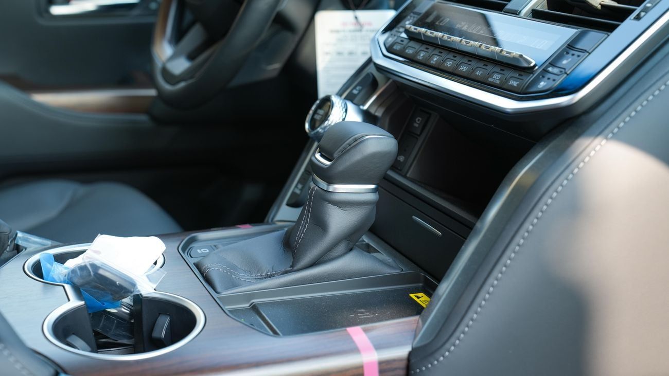 تويوتا لاند كروزر LX