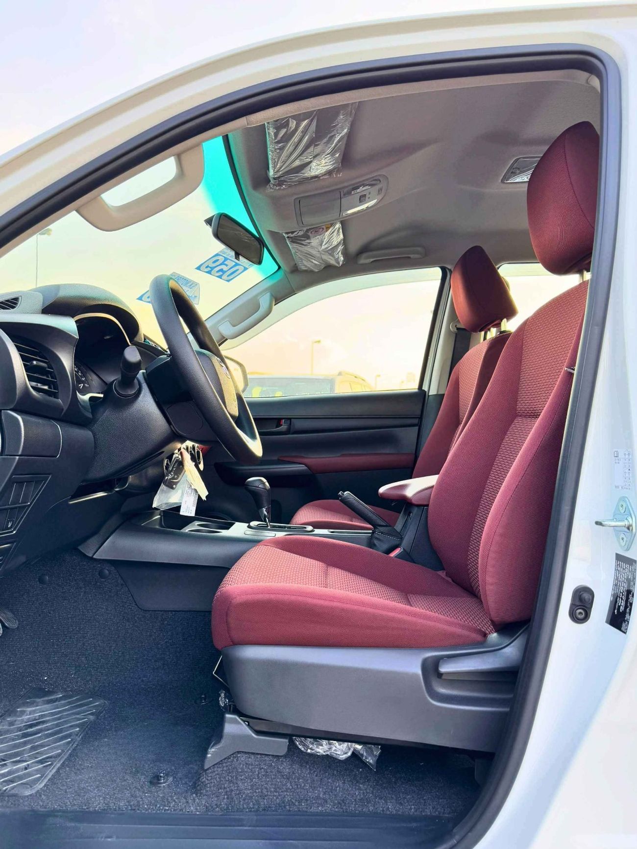 Toyota Hilux DC / A/T / 2.4L V4 DIESEL / PWR WINDOW / 4WD (CODE # 69016)