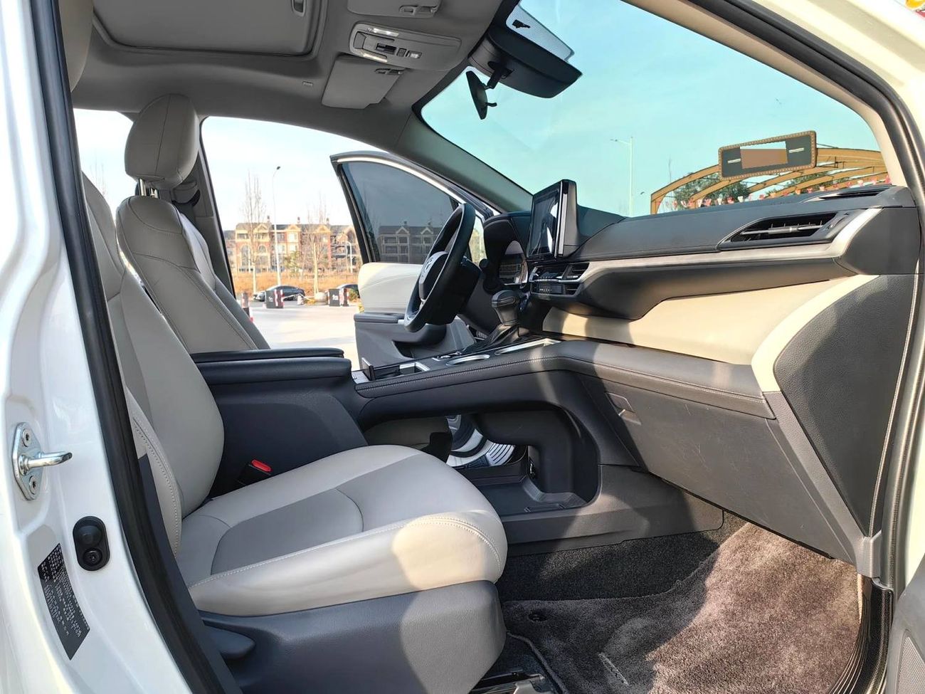 تويوتا سيينا Toyota Sienna 2.5 Comfort Edition