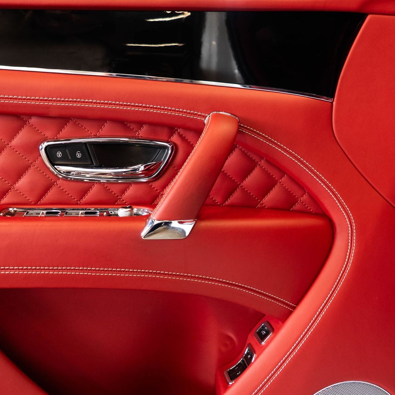 بنتلي بينتايجا AED 4,994 P.M • 0% Downpayment •  Bentley Bentayga W12 • 1 Year Warranty