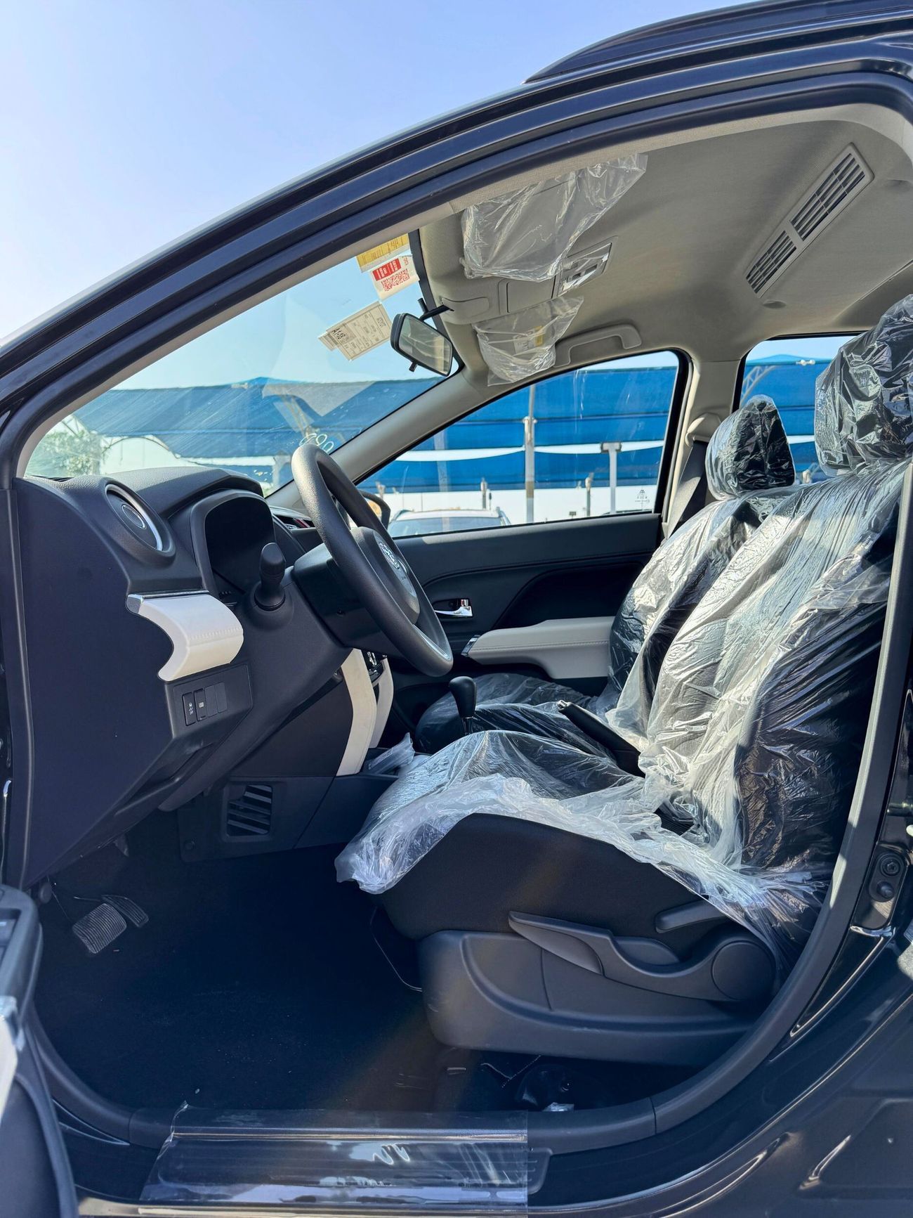 Toyota Rush G / 1.5L 4CY Petrol / 17" Rims / Push Start / DVD / Rear A/C  (CODE # 69050)