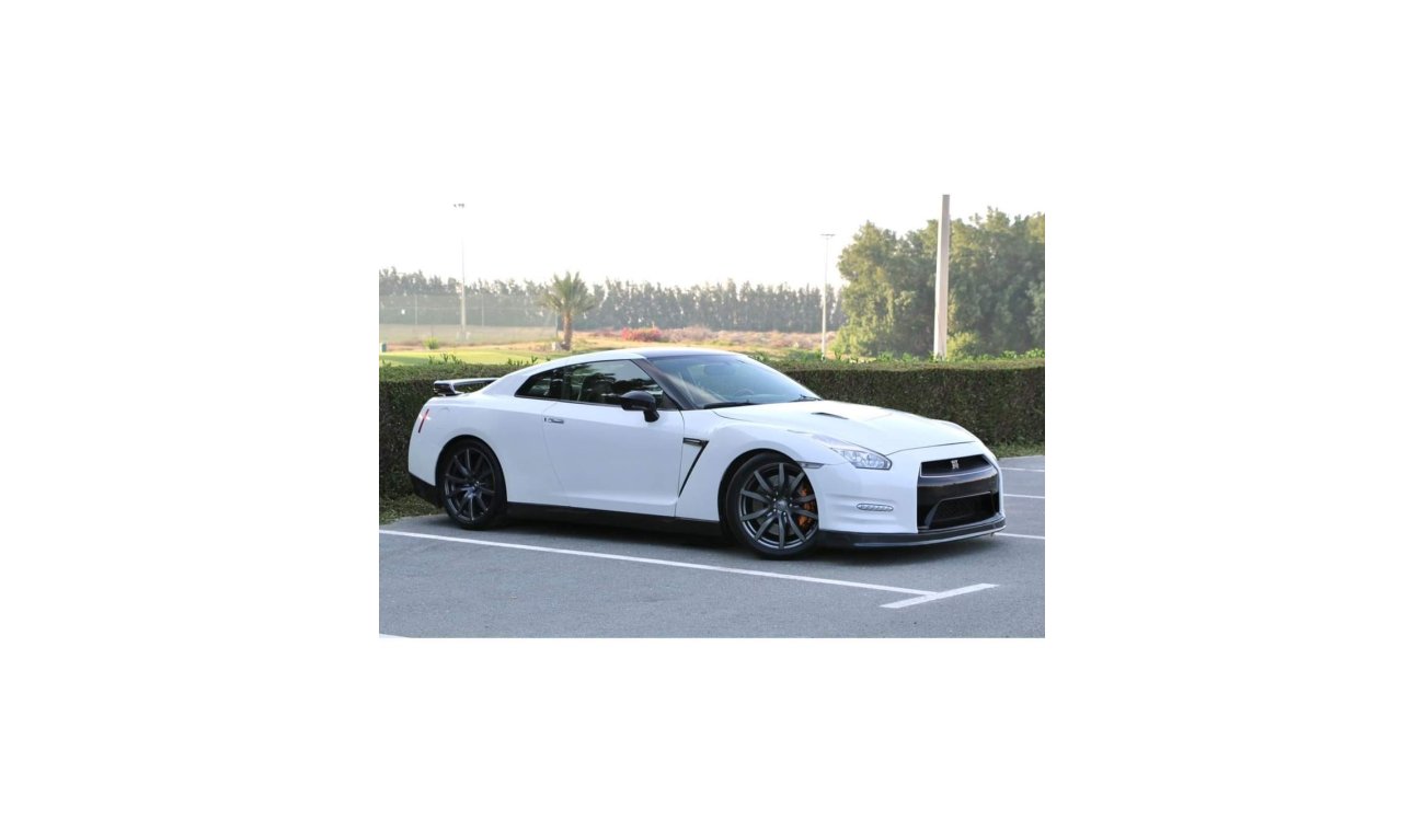 نيسان GT-R بحالة ممتازة بدون اعطال ضمان شاصي جير ماكينه