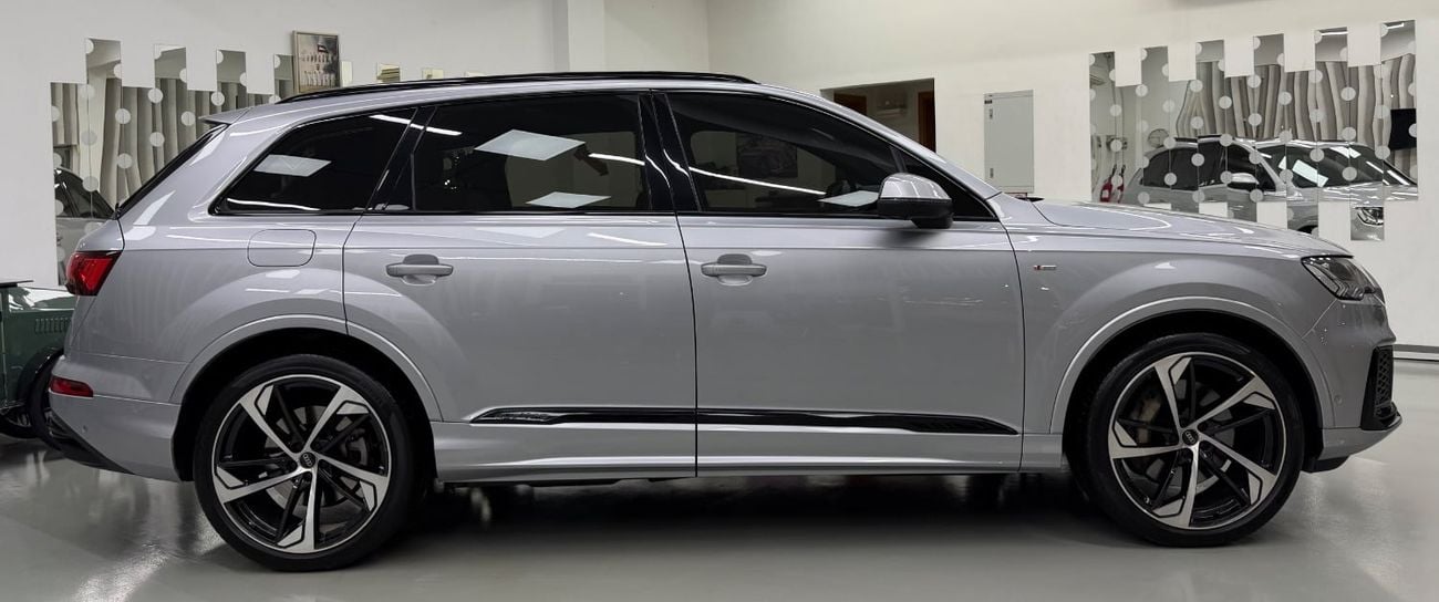 أودي Q7 55 TFSI quattro S Line 2.0L