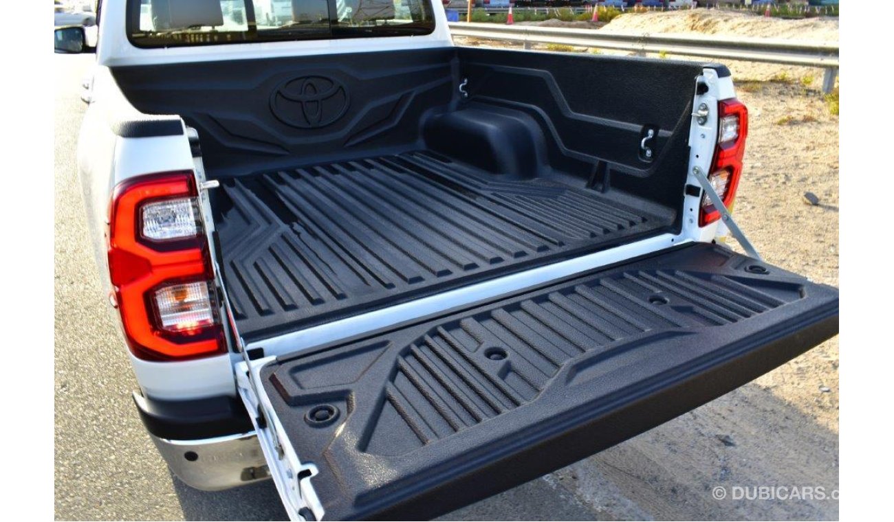 Toyota Hilux Double Cabin Pickup VX V6 4.0L Petrol AT