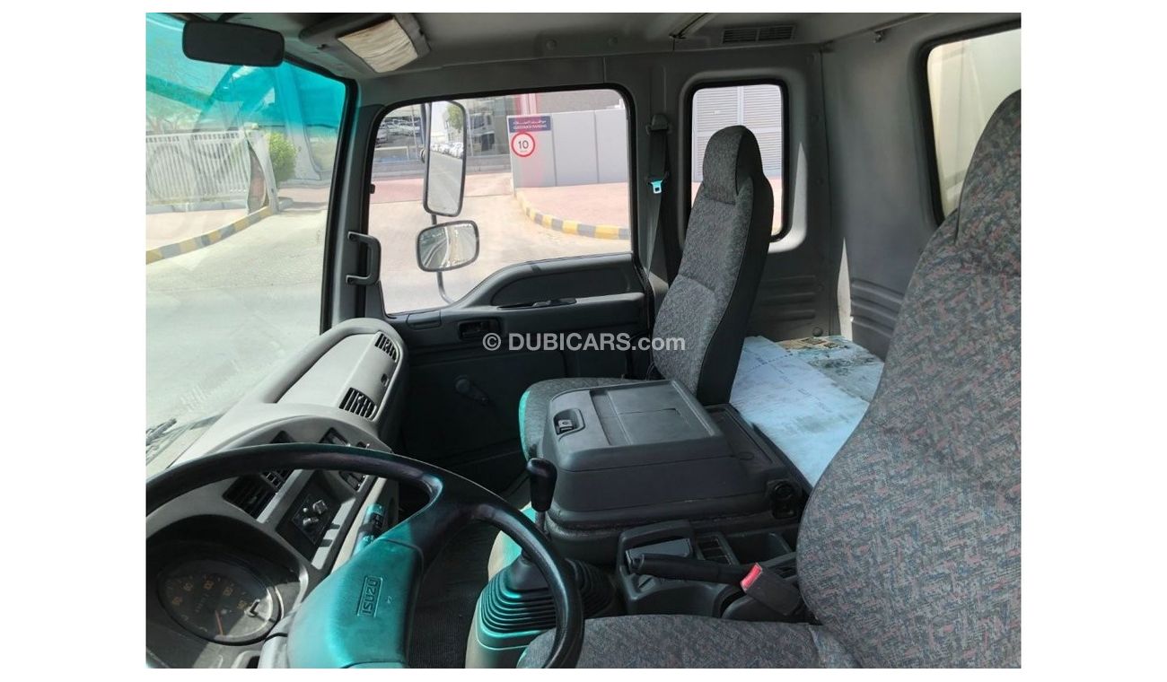 Isuzu NPR GCC FREEZER