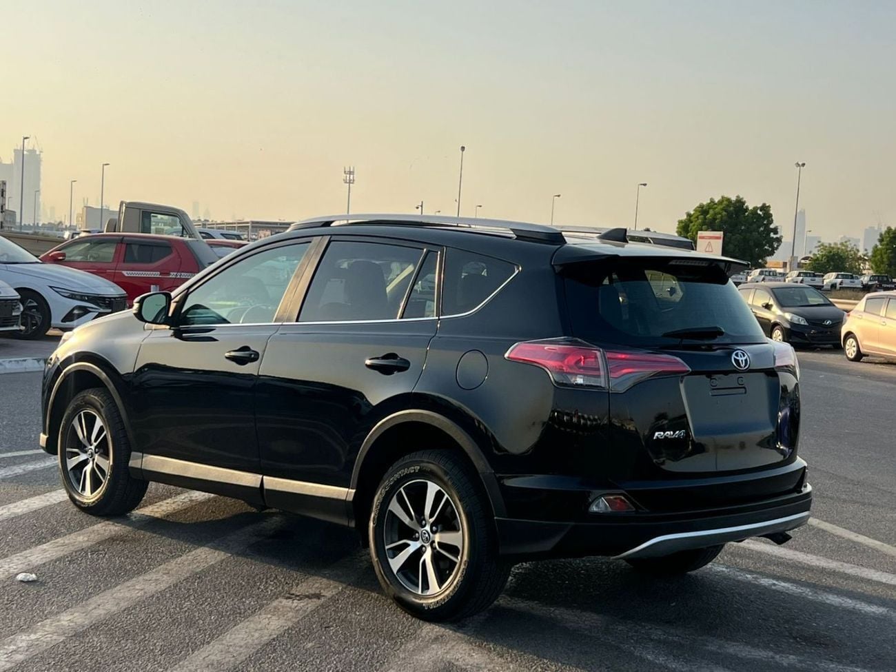 Toyota RAV4  2018 - 2.5L V4-RearCam-AWD 4x4 - Push Start -Sunroof