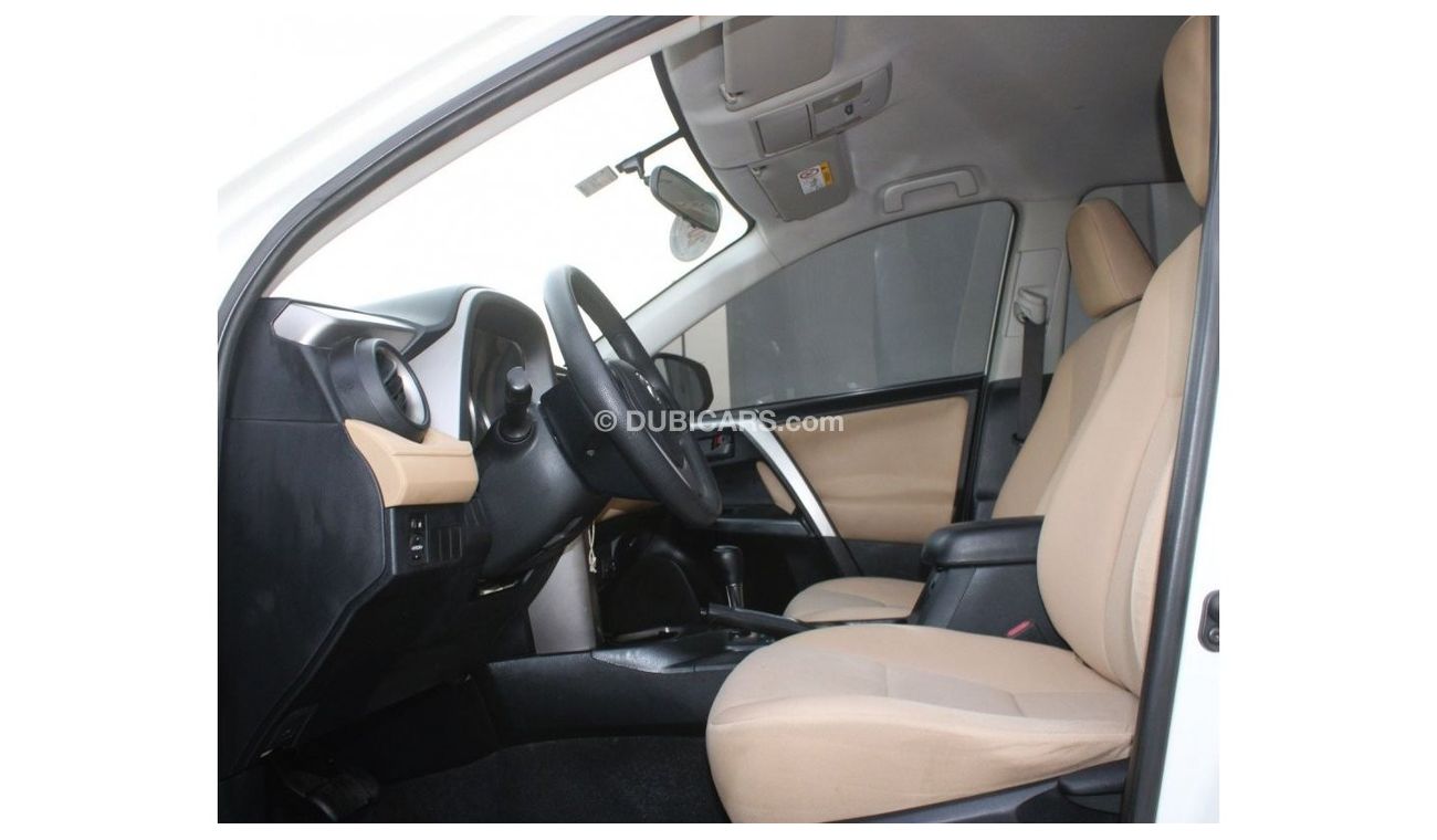 Toyota RAV4 EX Toyota rav 4 white 2016 GCC excellent condition without accident