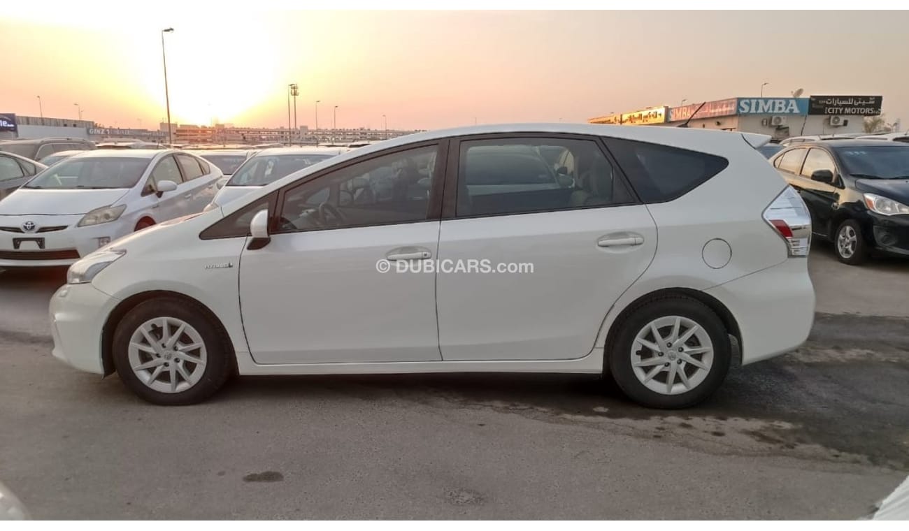 Toyota Prius Alpha 1.8L Hybrid 2011MY ( Used Car )
