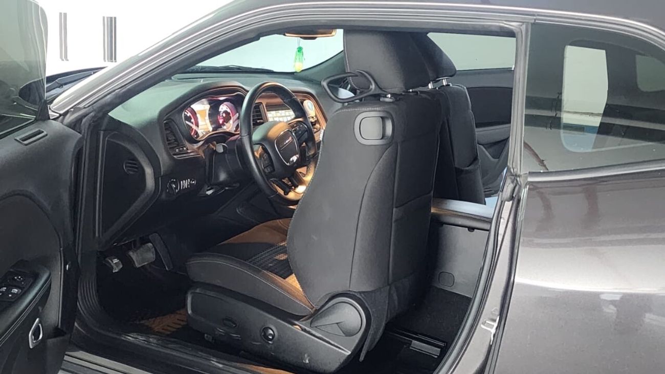 دودج تشالينجر sxt