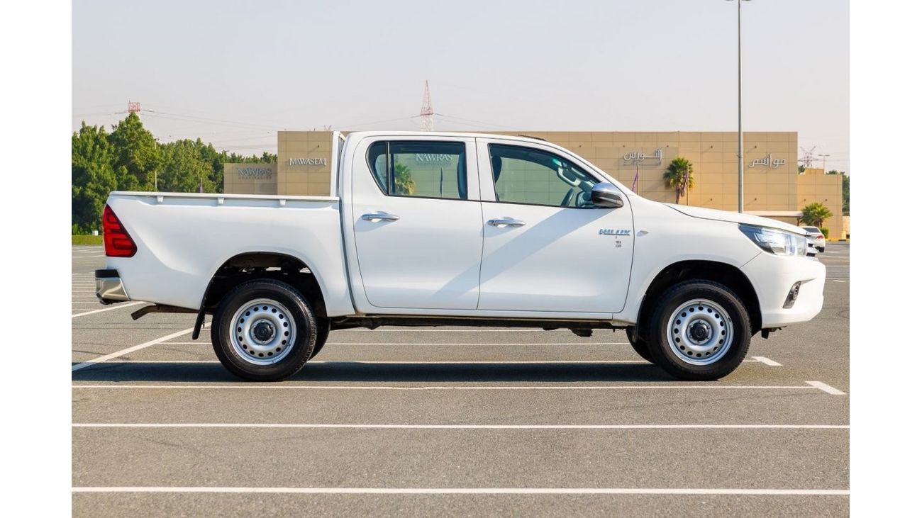 Toyota Hilux GL 2018 / 2.7L 4x4 A/T Petrol Engine | GCC Specs | Low Mileage | Best Price in the Market