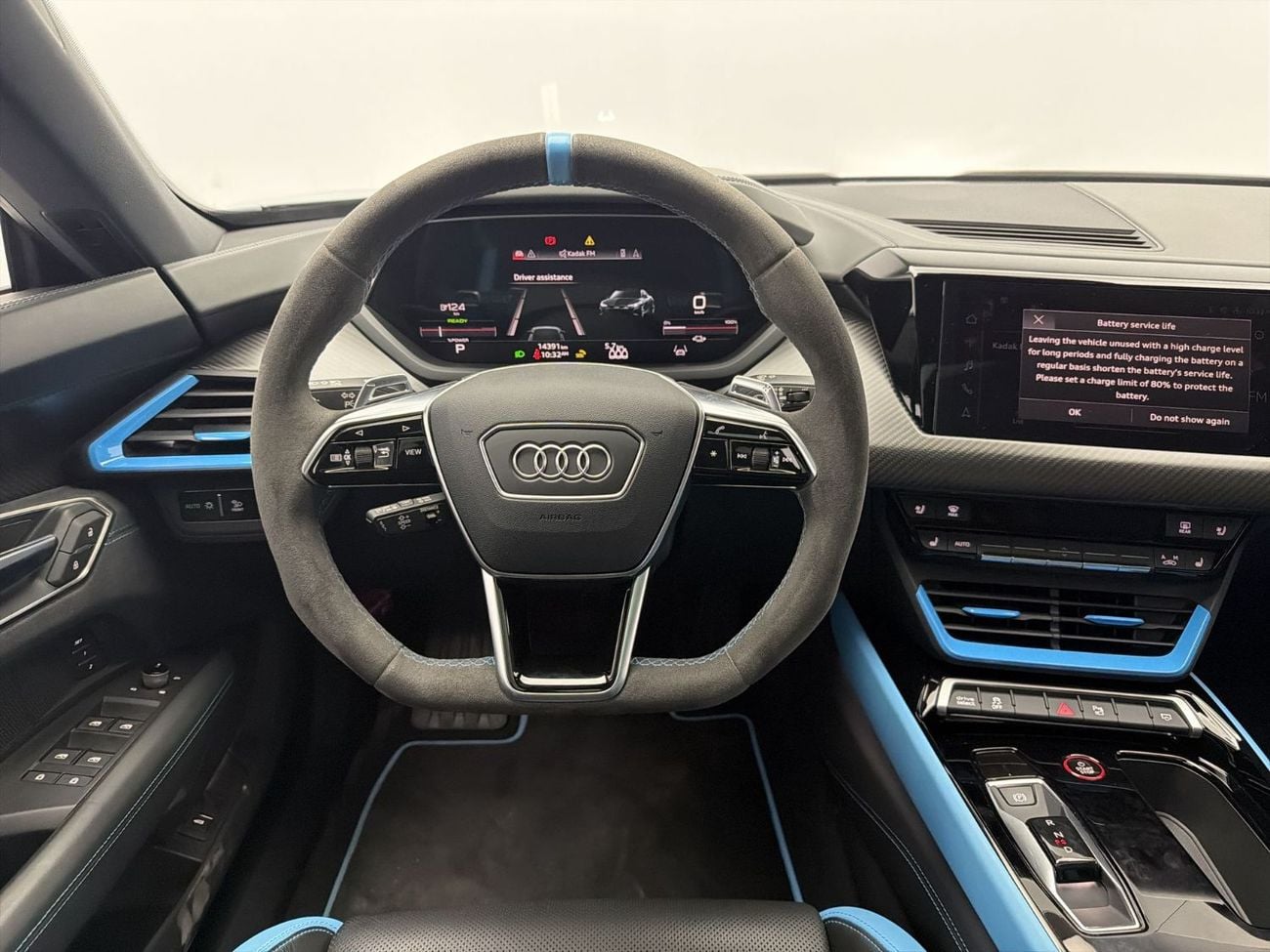أودي إي ترون جي تي e-tron GT quattro 530hp Exclusive Edition (Ref# 07801)