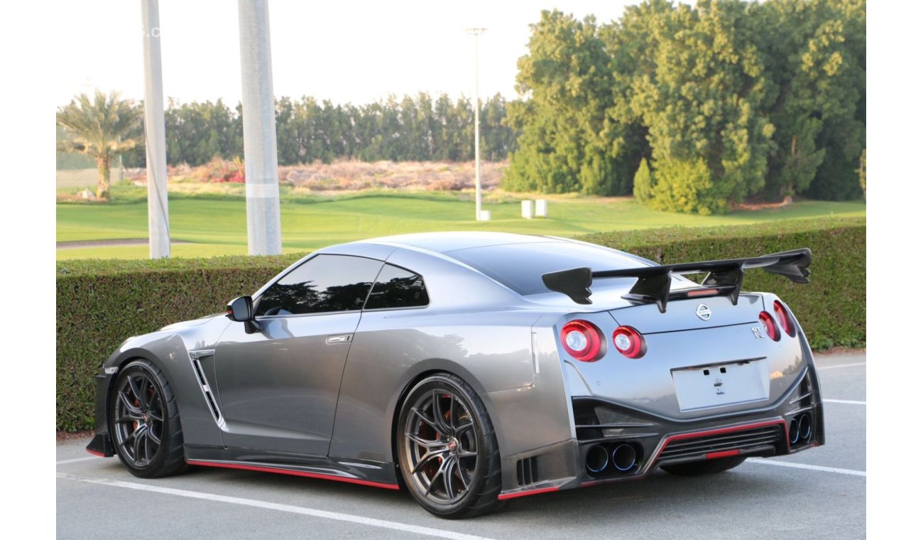 Nissan GT-R Std NISSAN GT-R 2017 GCC FULL OPTION  FULL CARBON FIBER PERFECT CONDITION