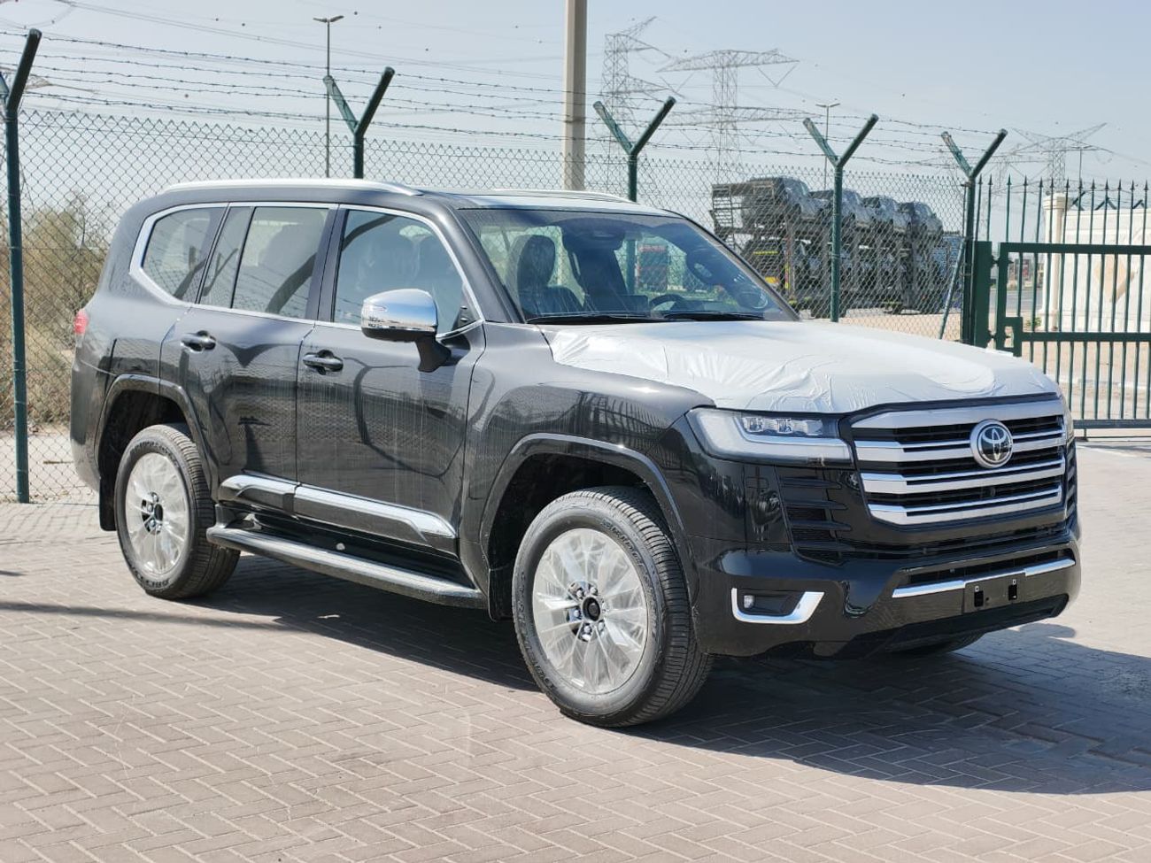 تويوتا لاند كروزر 2025 Toyota Land Cruiser LC300 VX (High-Option with Radar) 3.5L V6 Petrol A/T 4WD Export Only