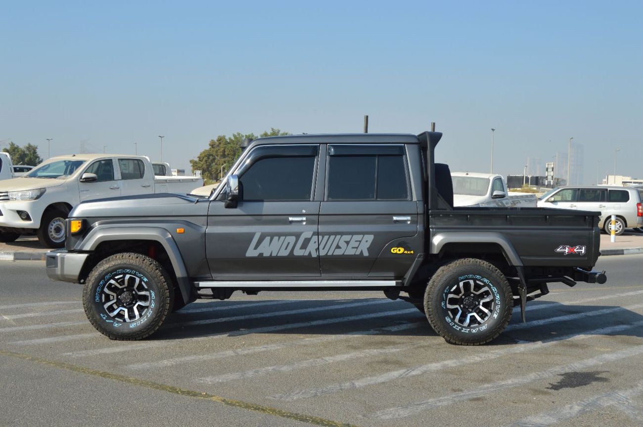 تويوتا لاند كروزر 70 Double cabin 4.5L, perfect inside and outside