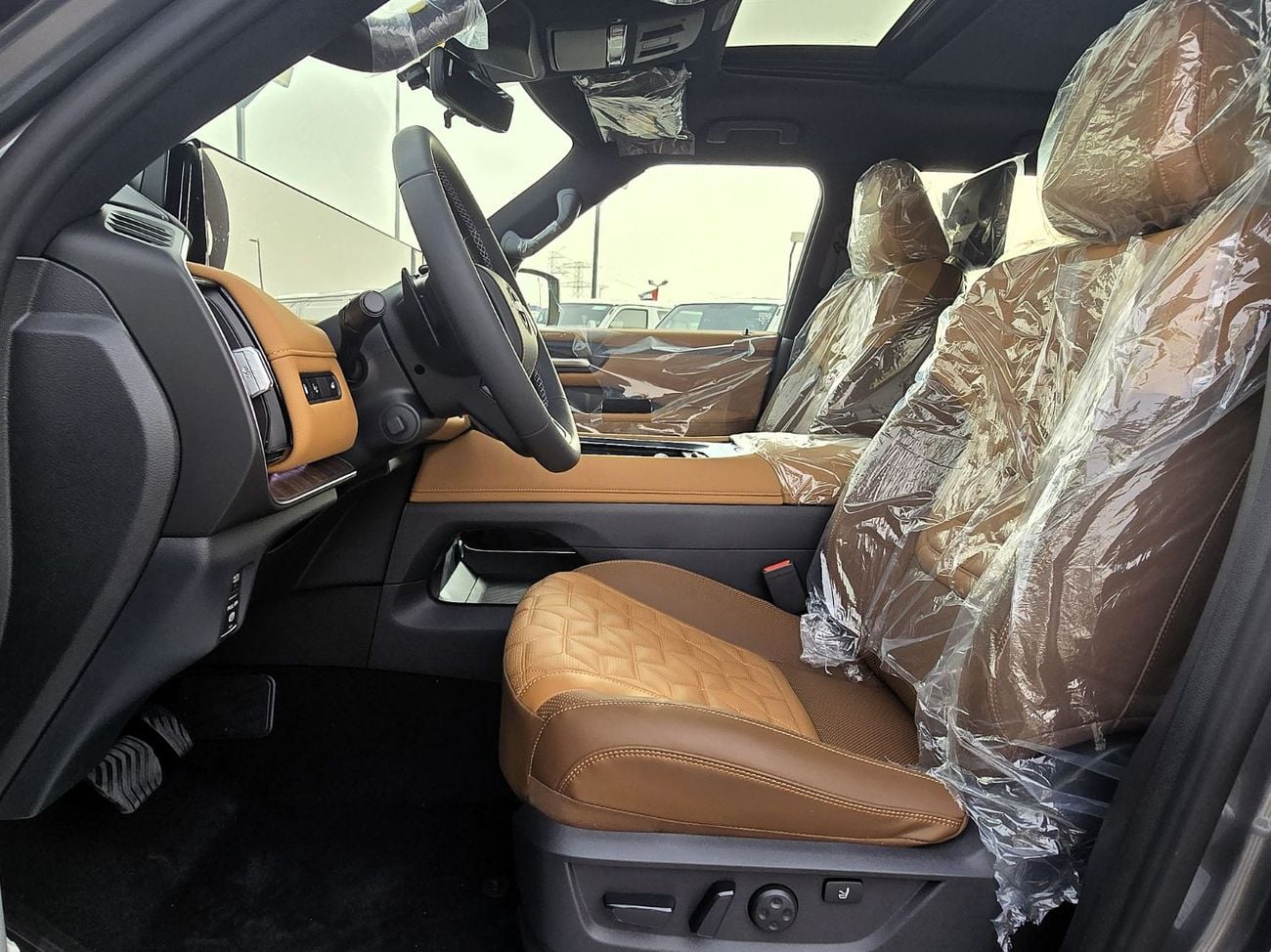 Nissan Patrol Nissan Patrol LE Platinum City 3.5l Twin turbo petrol A/T 4WD SUV Grey Color Inside Tan GCC 2026 Mod