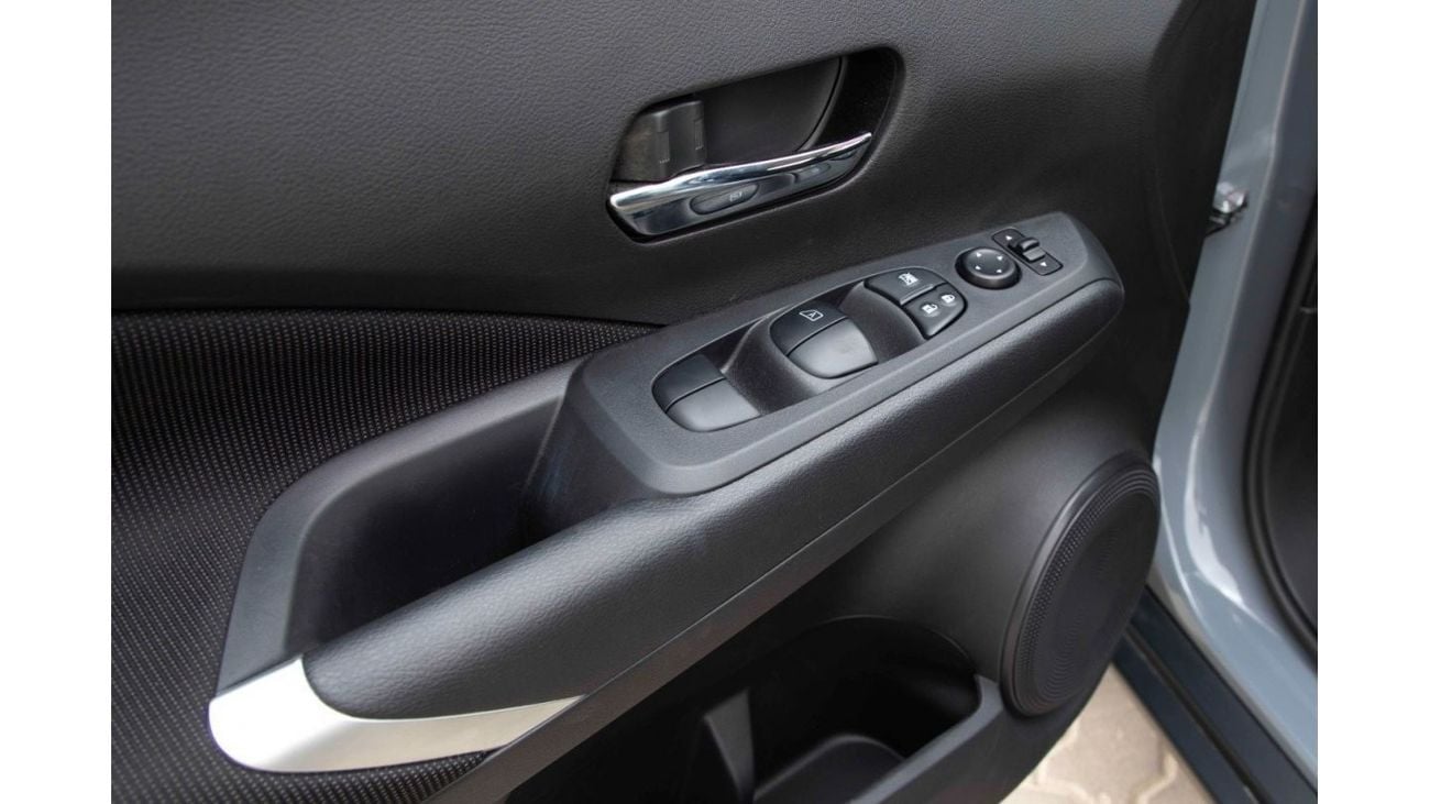 Nissan Kicks 2024 Nissan Kicks 1.6 SV - Nardo Grey inside Black | Export Only