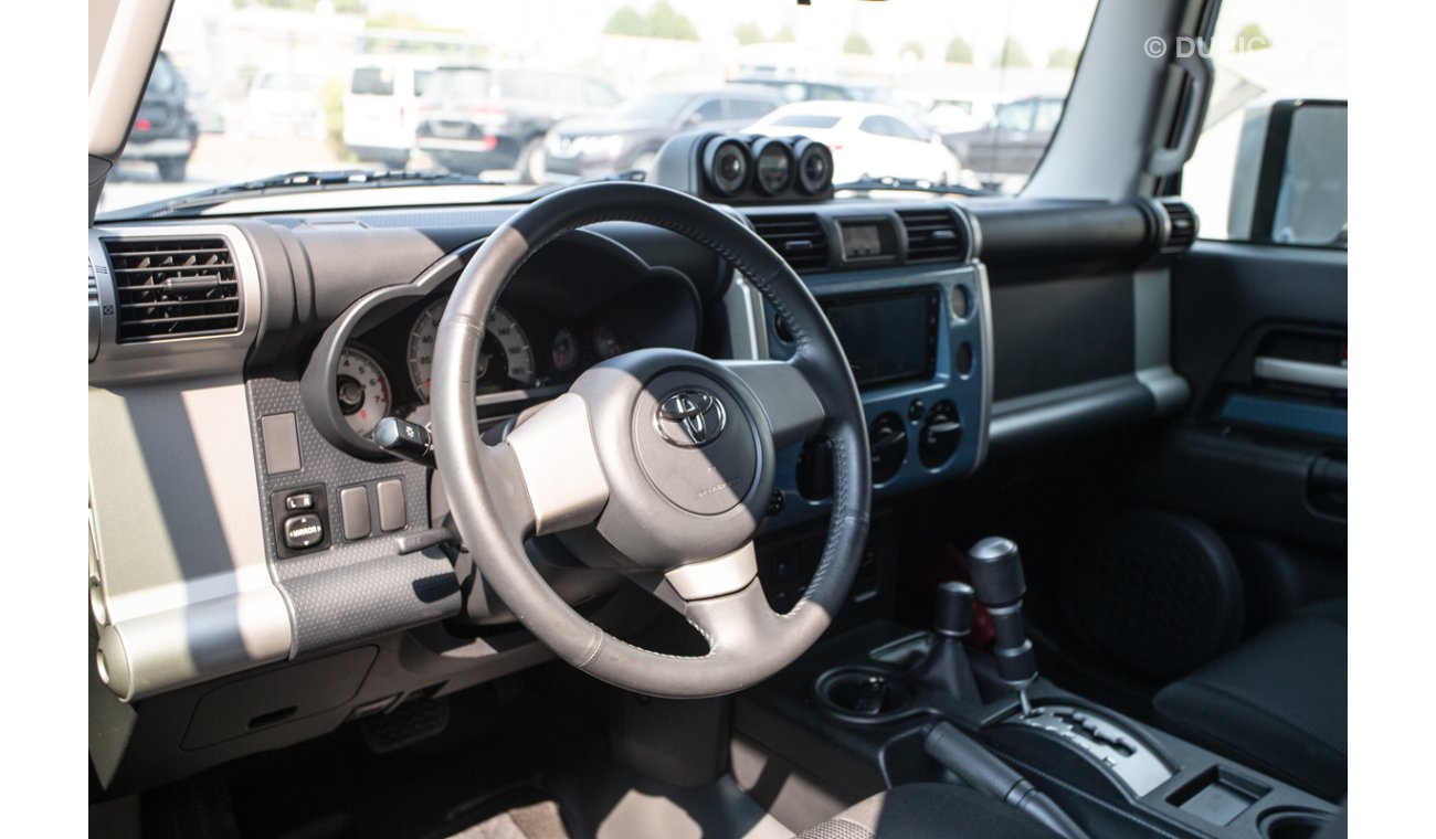 Toyota FJ Cruiser GXR 4.0cc; Certified vehicle with warranty, Navigation, cruise control and Rev. Camera(46687)