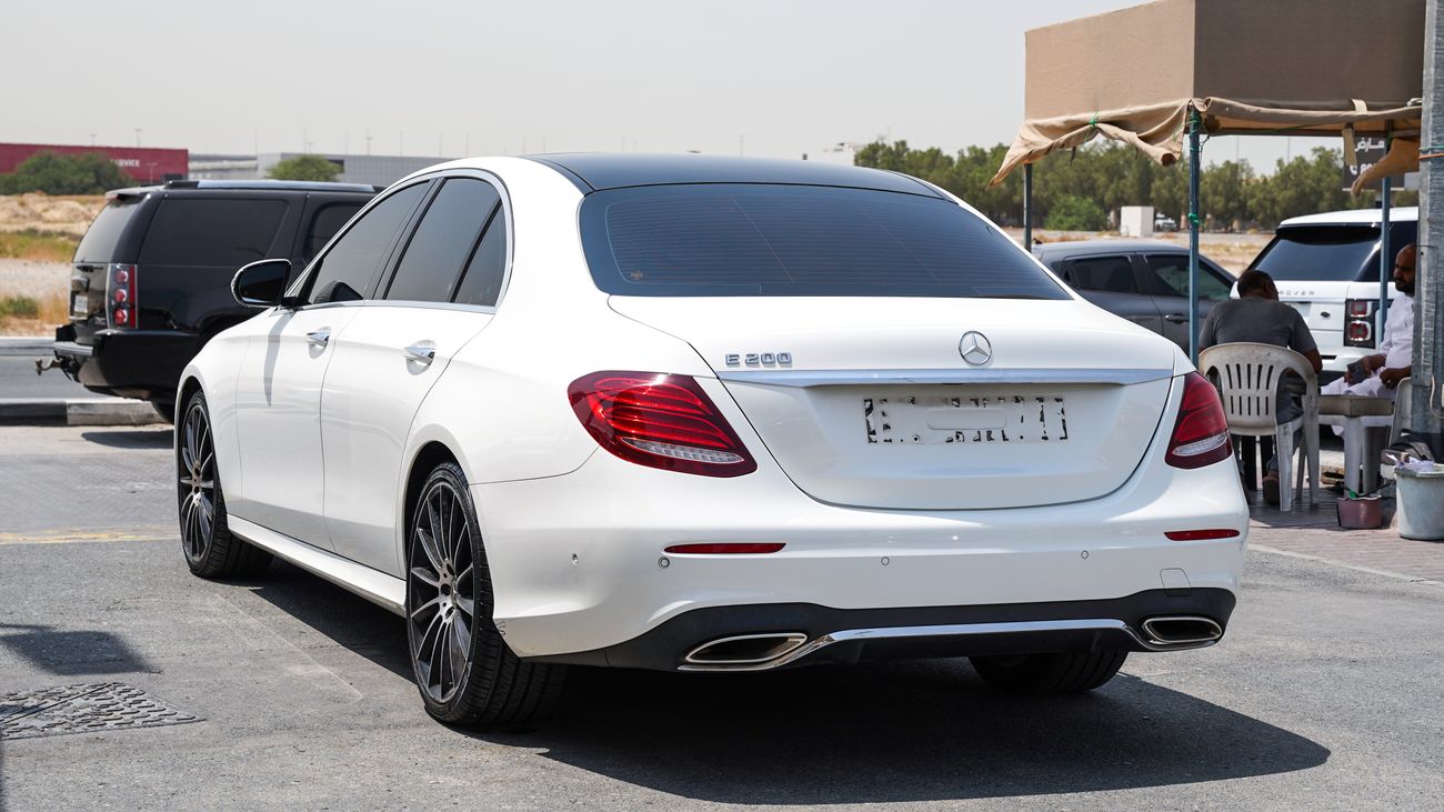 مرسيدس بنز E200
