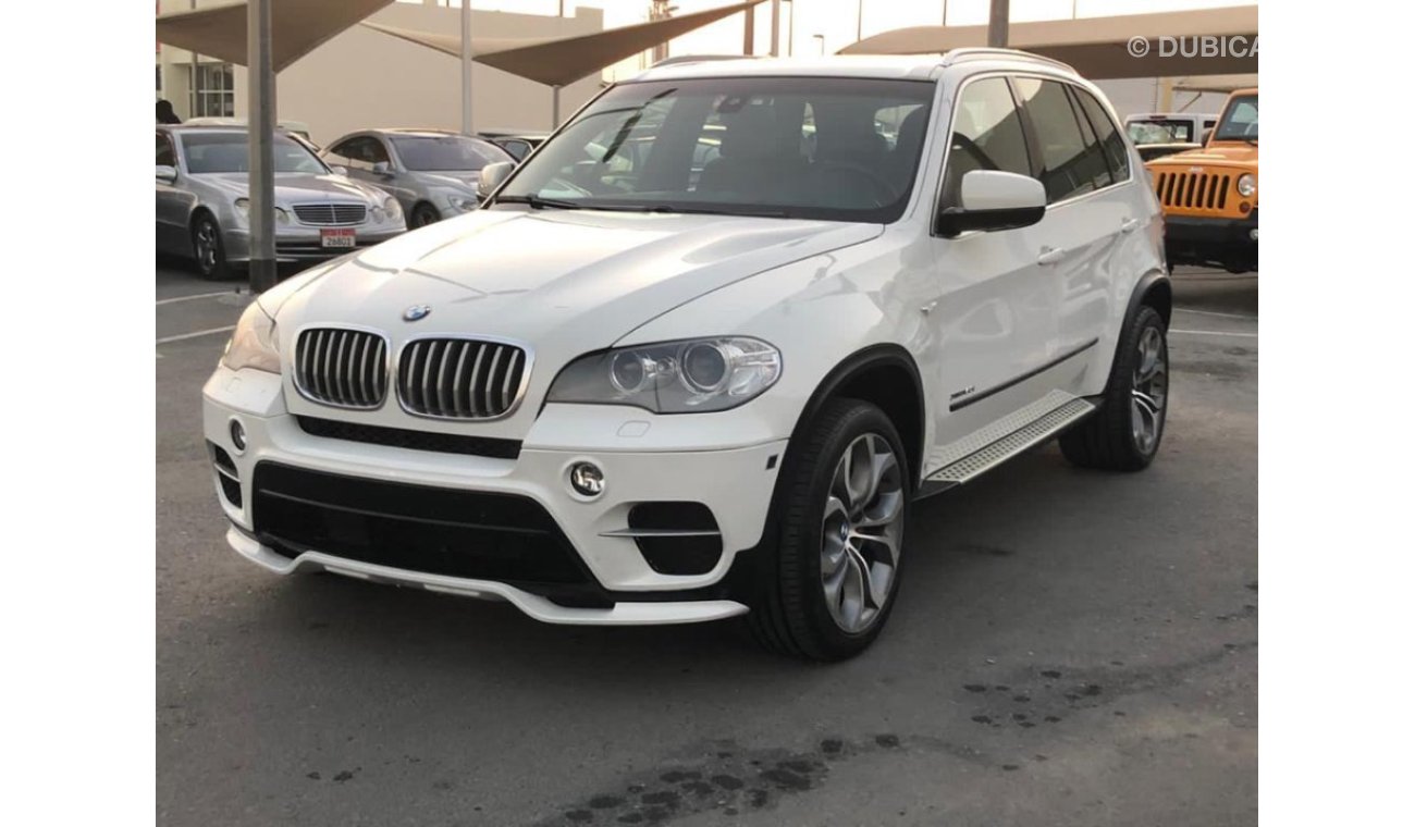 BMW X5 Bmw X5 model 2013 GCC car prefect condition full option low mileage panoramic roof leather seats bac