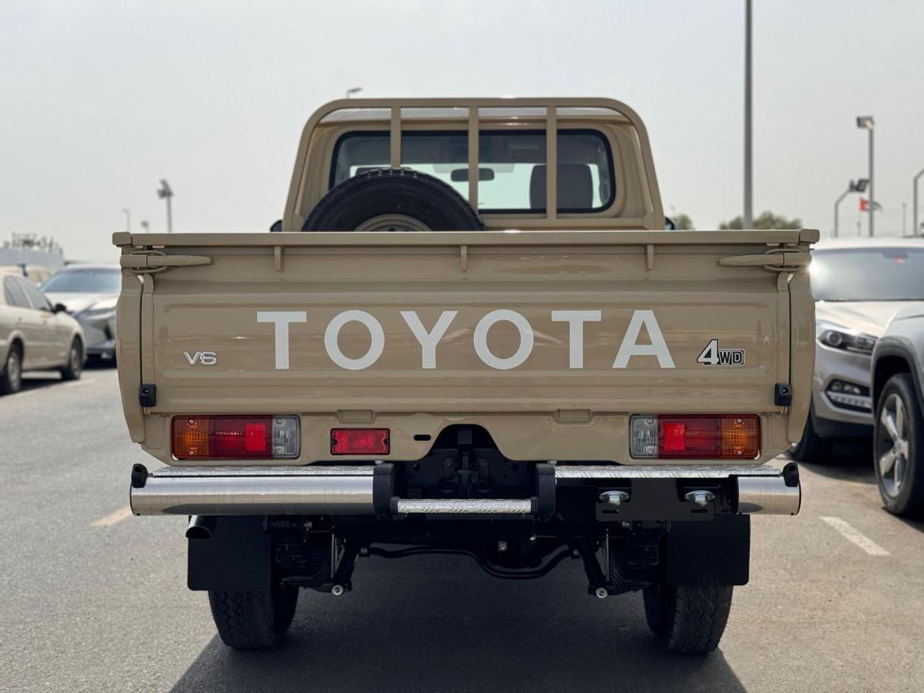 تويوتا لاند كروزر بيك آب 79 SC 4.0L PETROL AUTOMATIC TRANSMISSION ( ONLY FOR RE EXPORT )