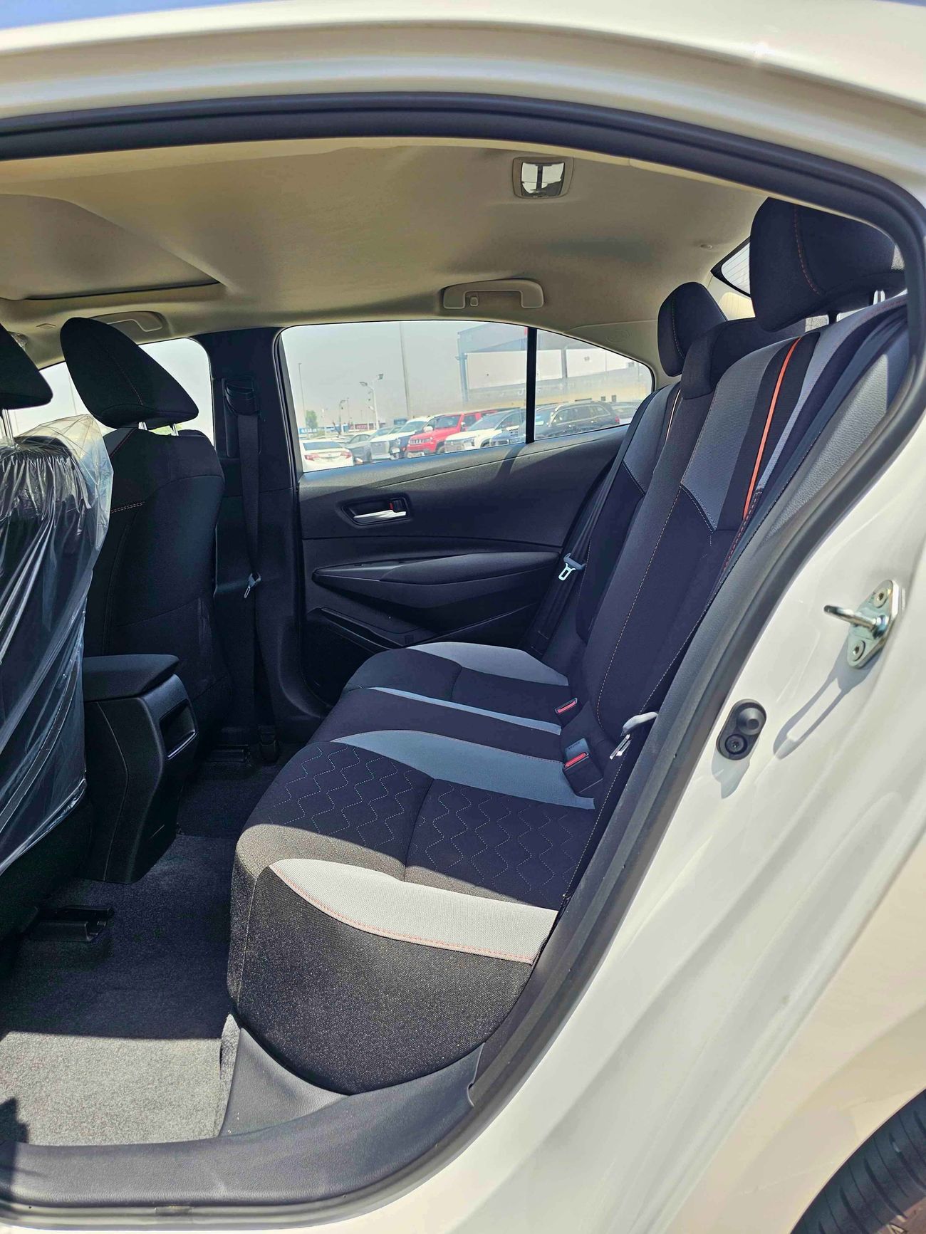 تويوتا كورولا ELITE 1.2L  A/T / PUSH START / SUNROOF / DVD + CAMERA (CODE # 67993)