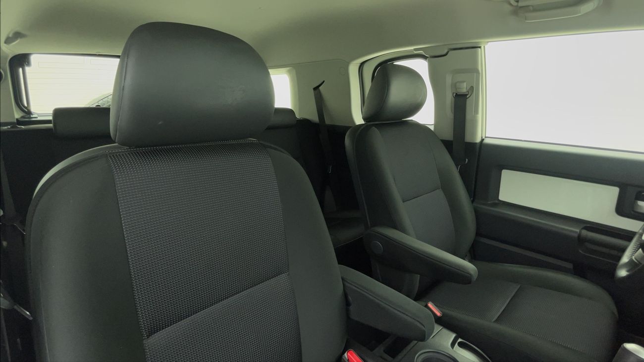 Toyota FJ Cruiser GXR 4 | Zero Down Payment | Home Test Drive