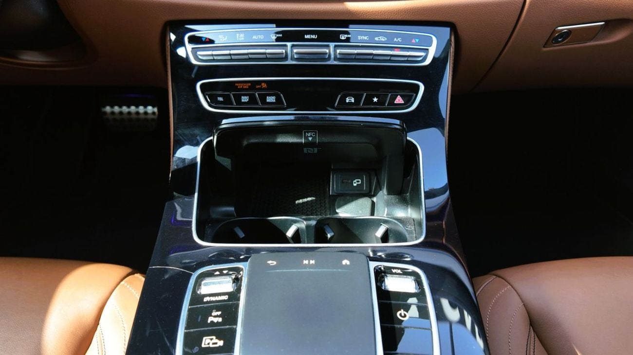 Mercedes Benz E200 MERCEDES-BENZ E200 AMG 2022
