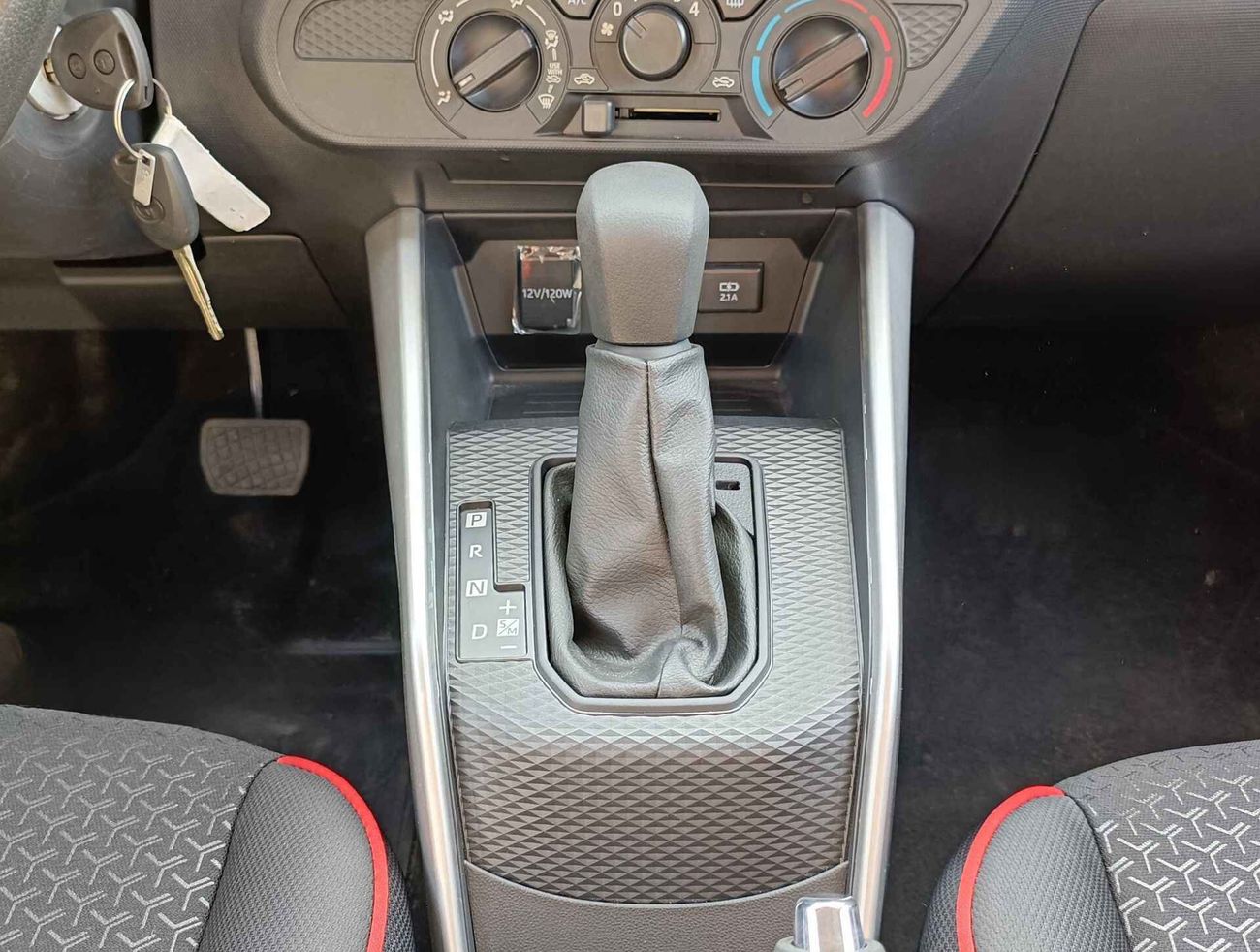 تويوتا ريز 1.2L Petrol, Alloy Rims, DVD Camera, Rear A/C ( CODE # 67935)