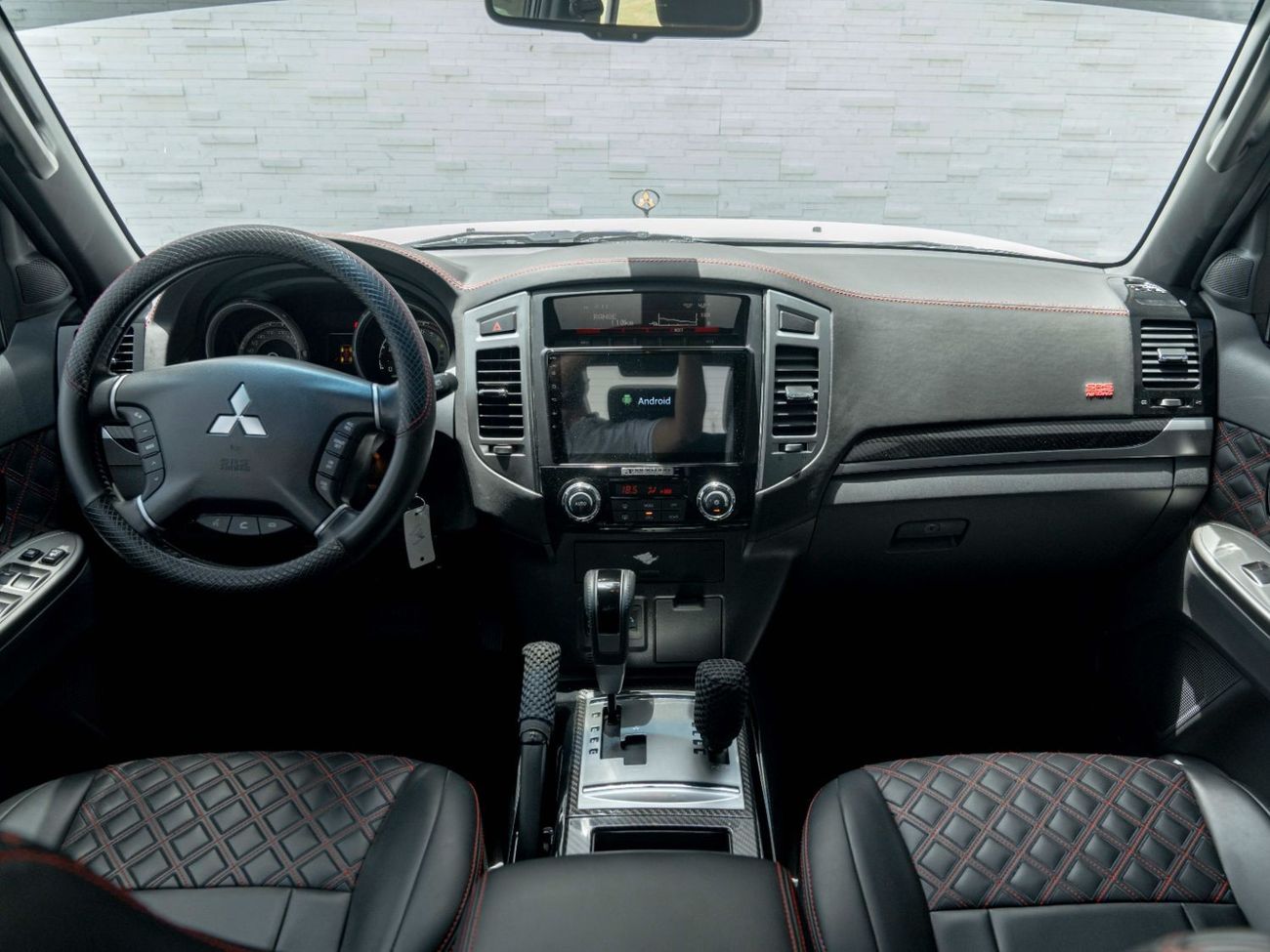 ميتسوبيشي باجيرو AED 1,730 PM • PAJERO 3.8 SIGNATURE EDITION • ONLY 25,000 KM • GCC SPECS • PRISTINE CONDITION