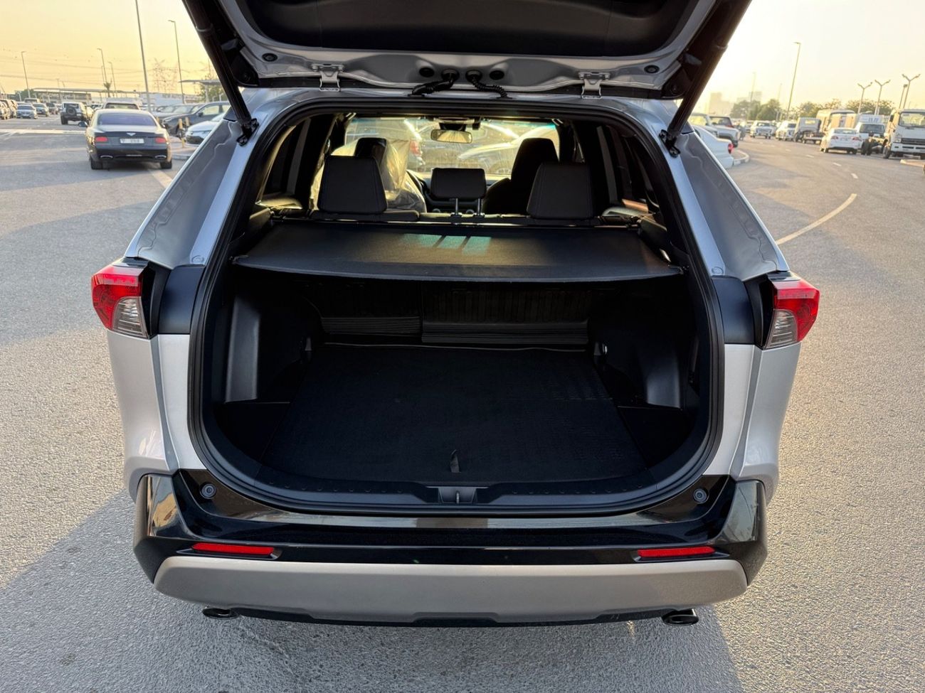 Toyota RAV4 2023 TOYOTA RAV4 SE HYBRID 4x4 IMPORTED FROM USA