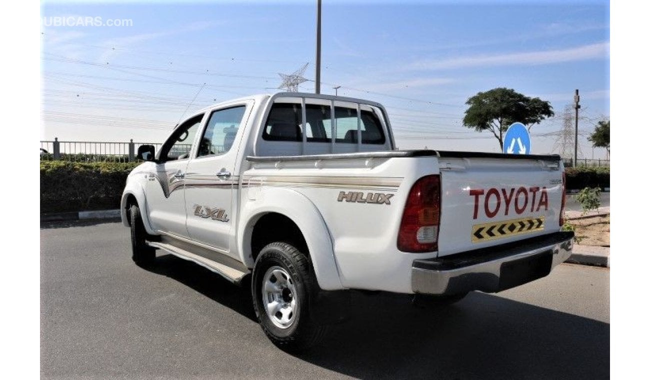 Toyota Hilux Hilux  4x4 double cab petrol ,manual gear , automatic window