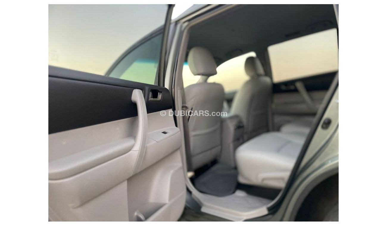 Toyota Highlander “Offer”2013 Toyota Highlander 3.5L V6 4x4 AWD Electric Seats + Rear CAM - - UAE PASS