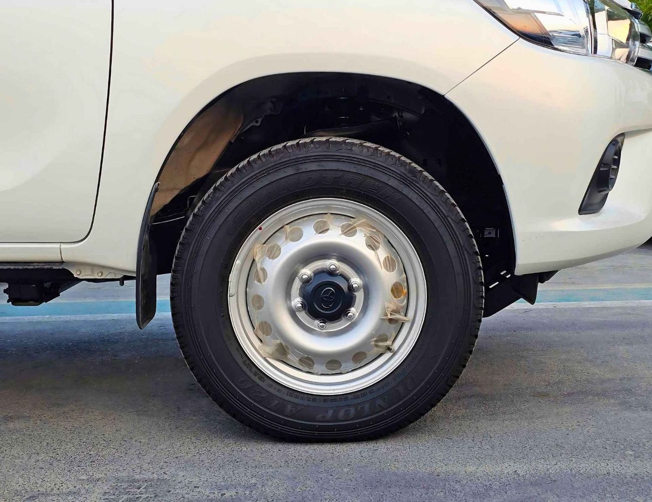 تويوتا هيلوكس NARROW BODY / DOUBLE CABIN / 2.4L DIESEL M/T 4WD /  POWER WINDOWS (CODE#HMD)